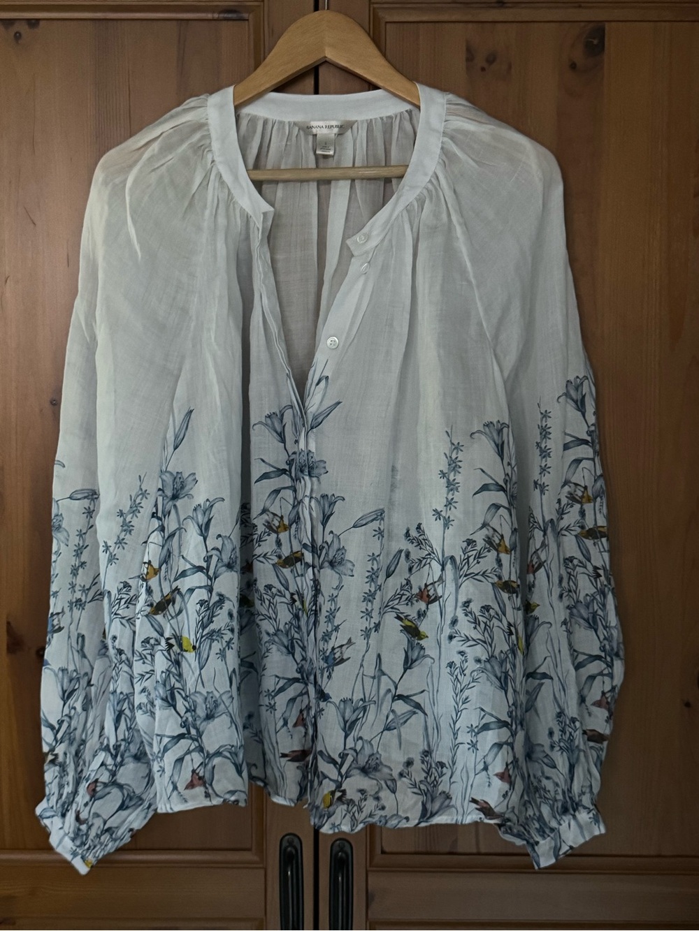 Banana Republic White Lightweight 100% Ramie Floral Peasant Top
